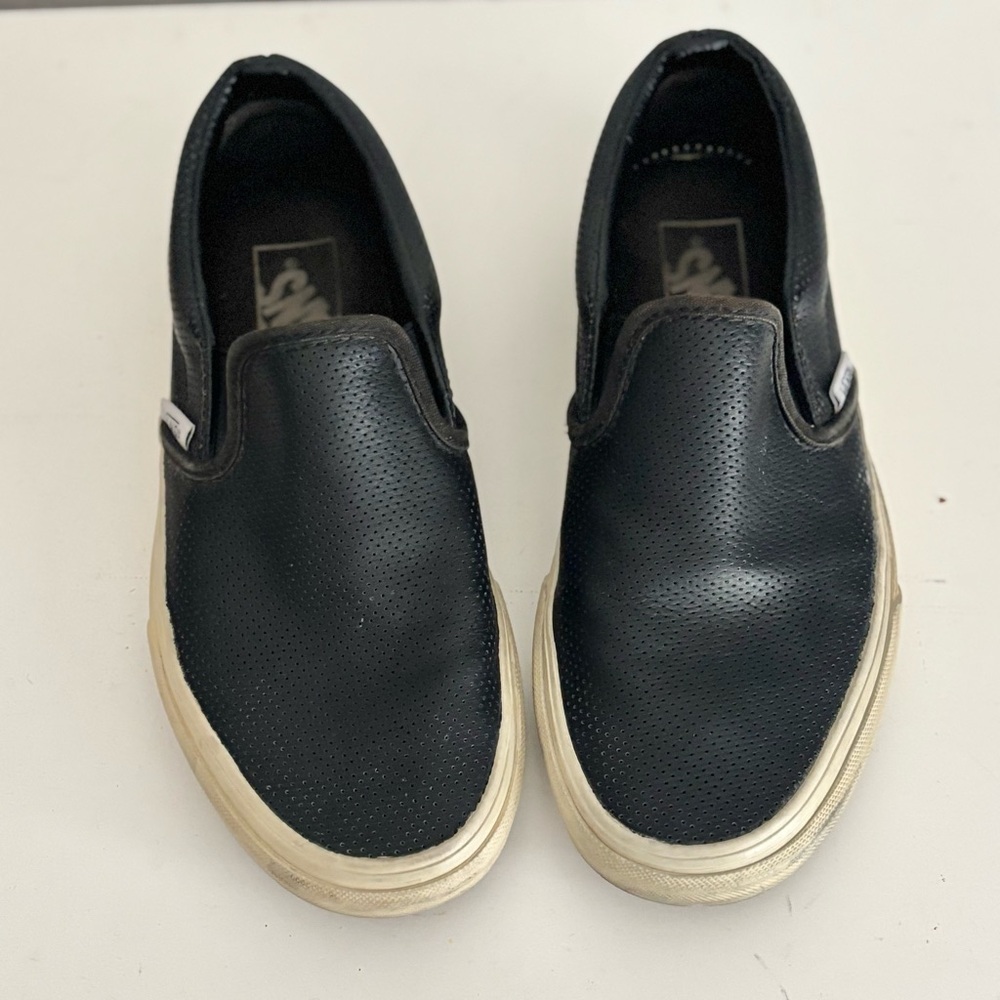 Van’s Unisex Black Leather Perforated Slip-Ons, Women’s 6, - Picture 2 of 7